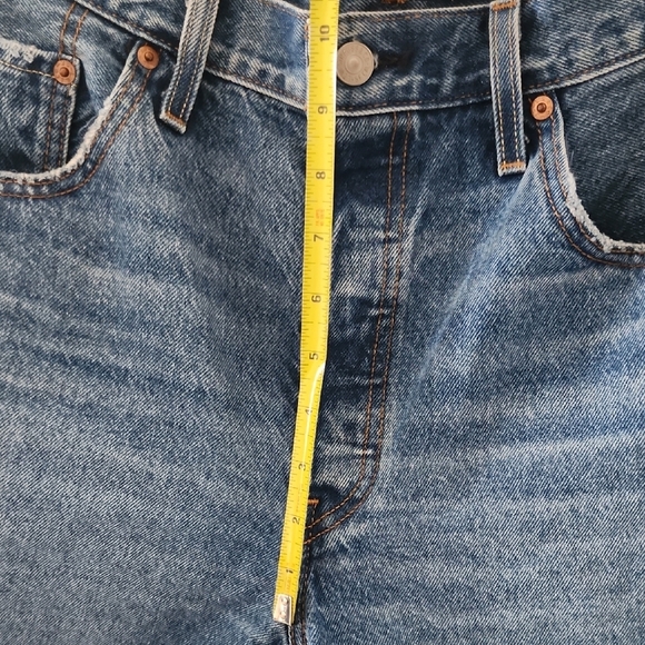 Levi's Classic Blue Jean Shorts - Picture 7 of 8